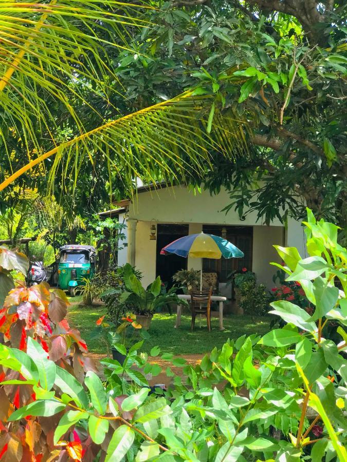 Sigiri Lakshan Home Stay Szigirija Kültér fotó